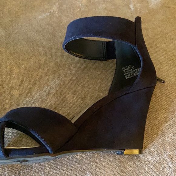 Sophie Taylor Navy Blue Sandals - Picture 5 of 5